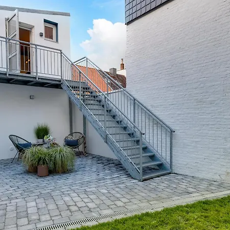 Leneshus Apartament *